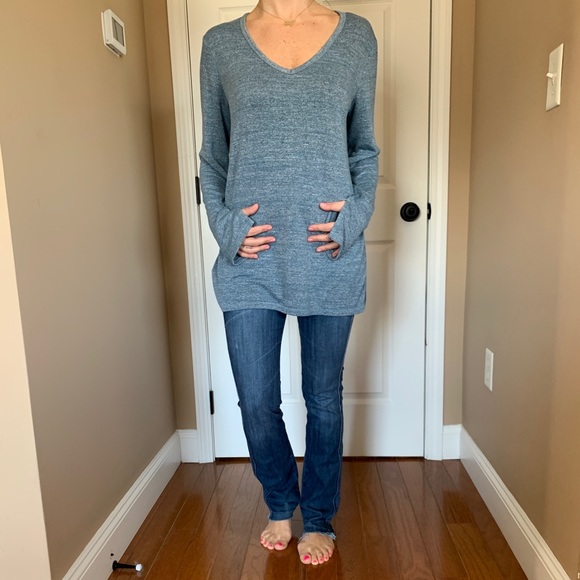 WORN ONCE SUPER SOFT GAP TEE - Picture 1 of 4